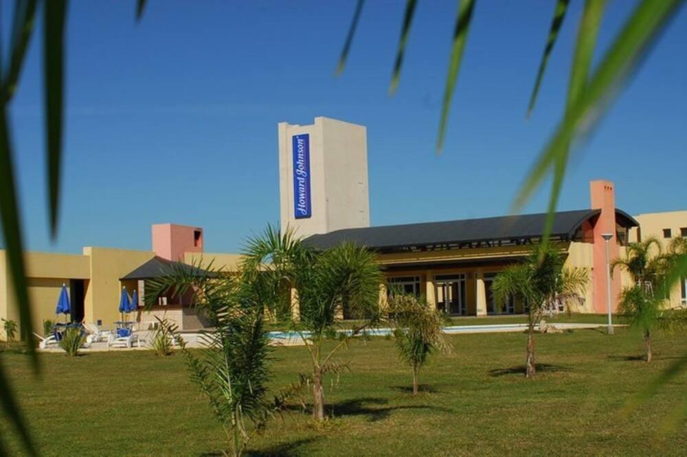 Howard Johnson Inn Rosario De La Frontera Exteriör bild