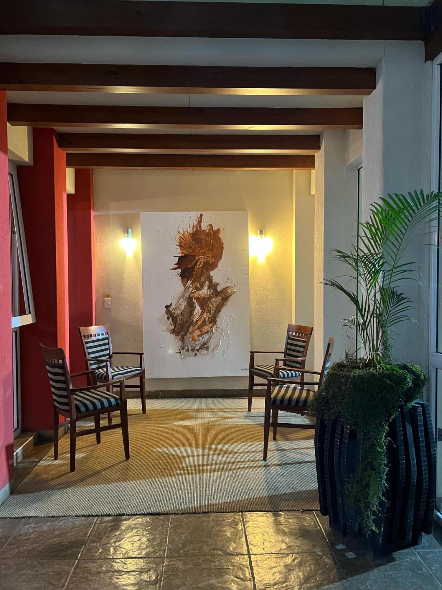 Howard Johnson Inn Rosario De La Frontera Exteriör bild