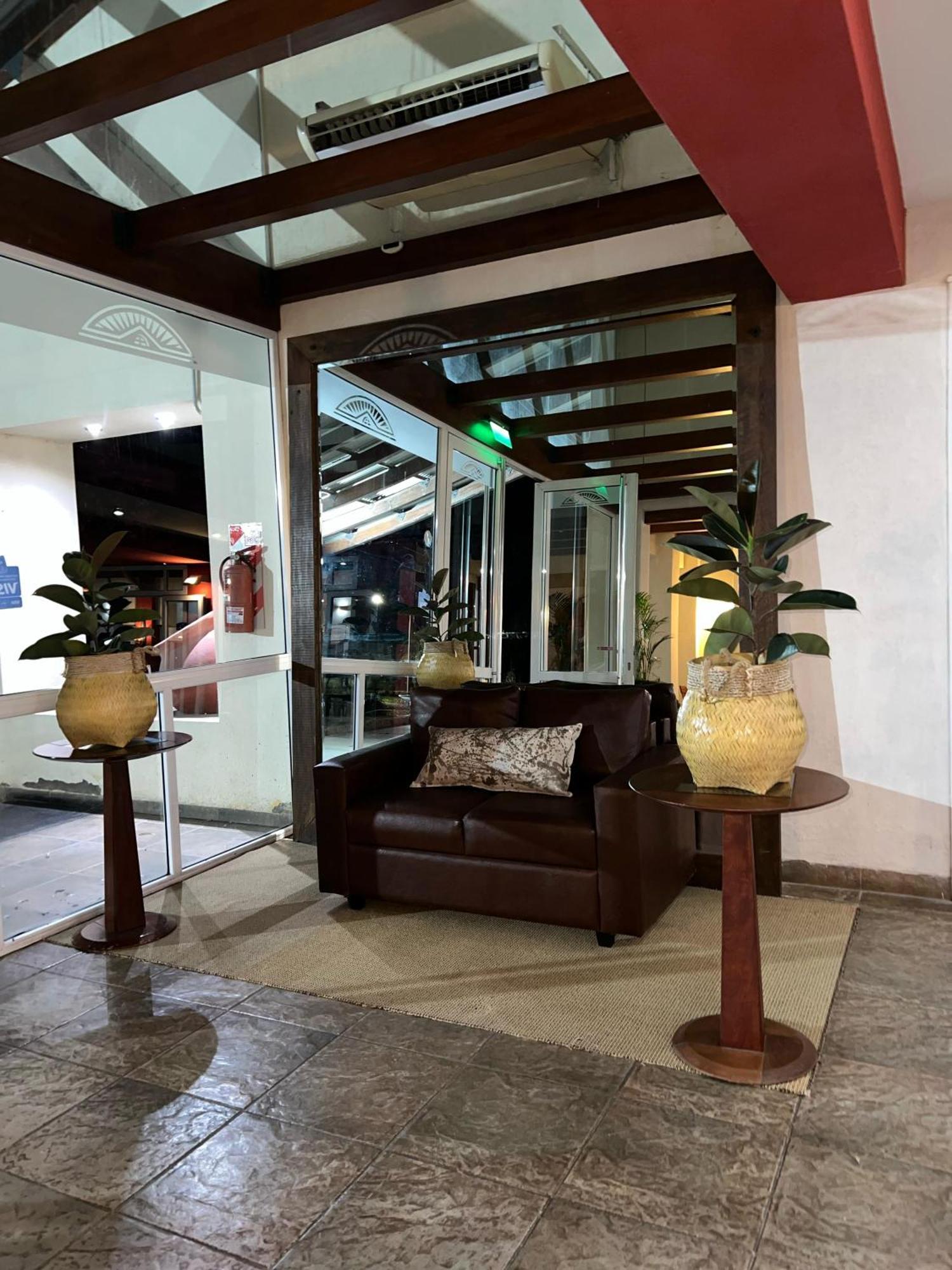 Howard Johnson Inn Rosario De La Frontera Exteriör bild