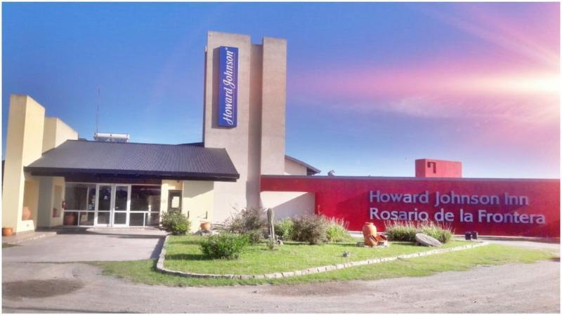 Howard Johnson Inn Rosario De La Frontera Exteriör bild